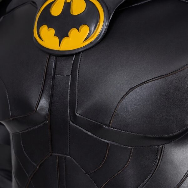 29108aa1e911d29a85c199d6d2319783a2fb4c3aea00764f84b14f86774609ef.jpeg Michael Keaton Bruce Wayne Cosplay Costume 2023 Barry Allen Cosplay